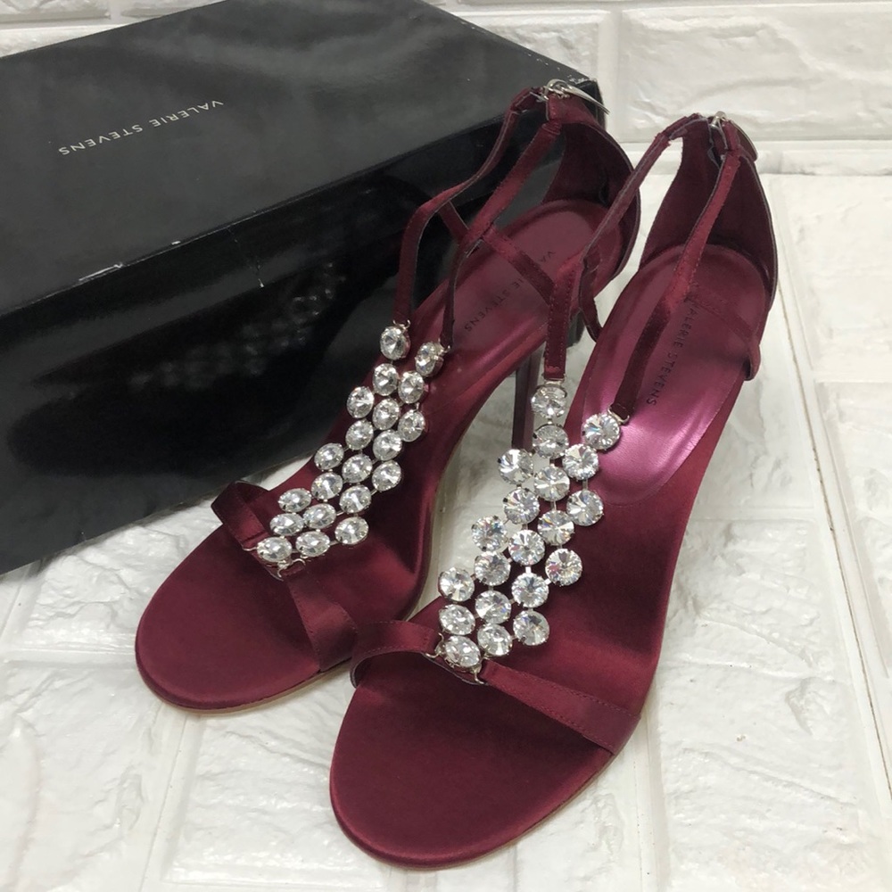 New‎ Valerie Stevens DECO fancy berry heels with rhinestones size 8